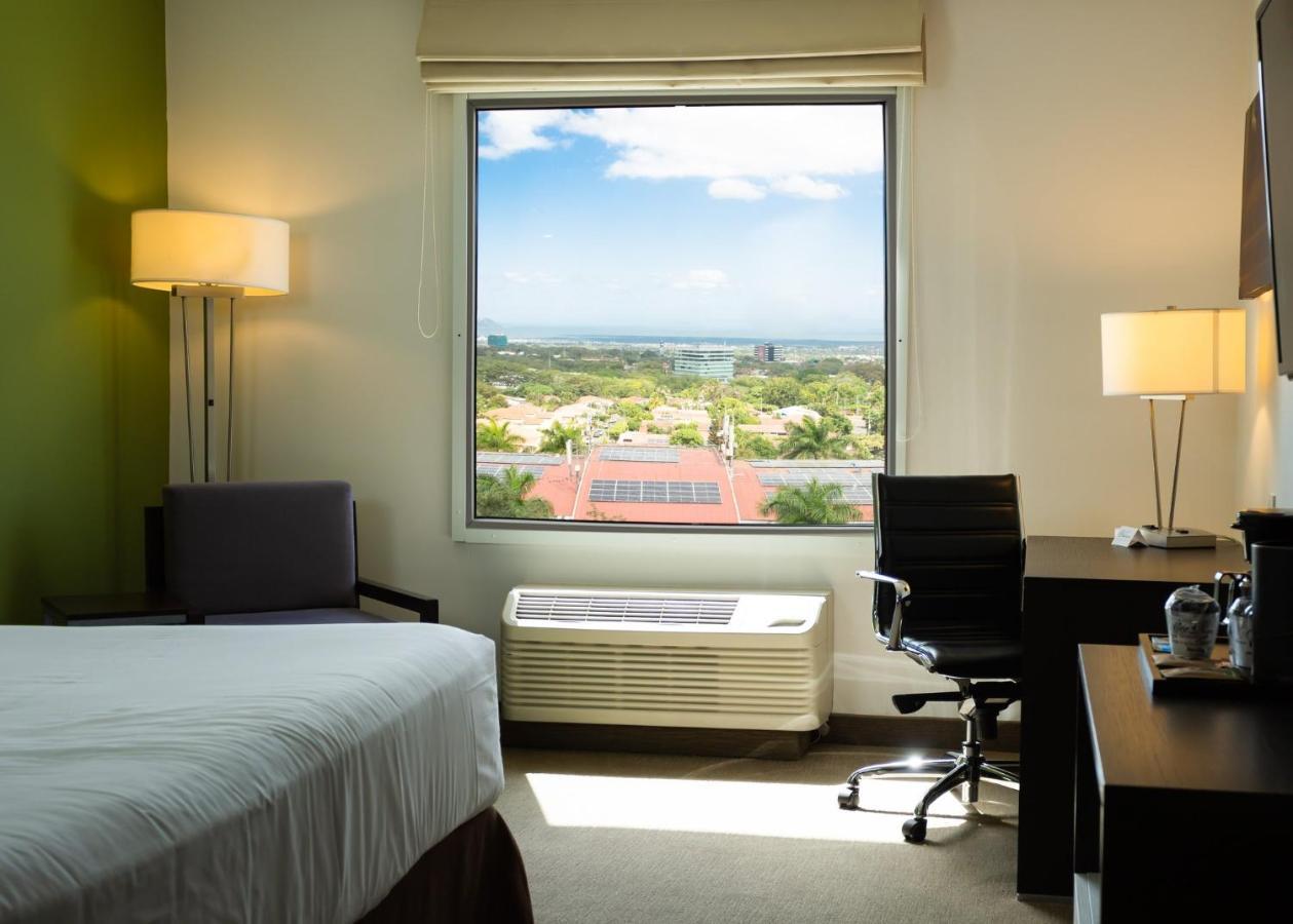 Holiday Inn Express Managua By Ihg Bagian luar foto