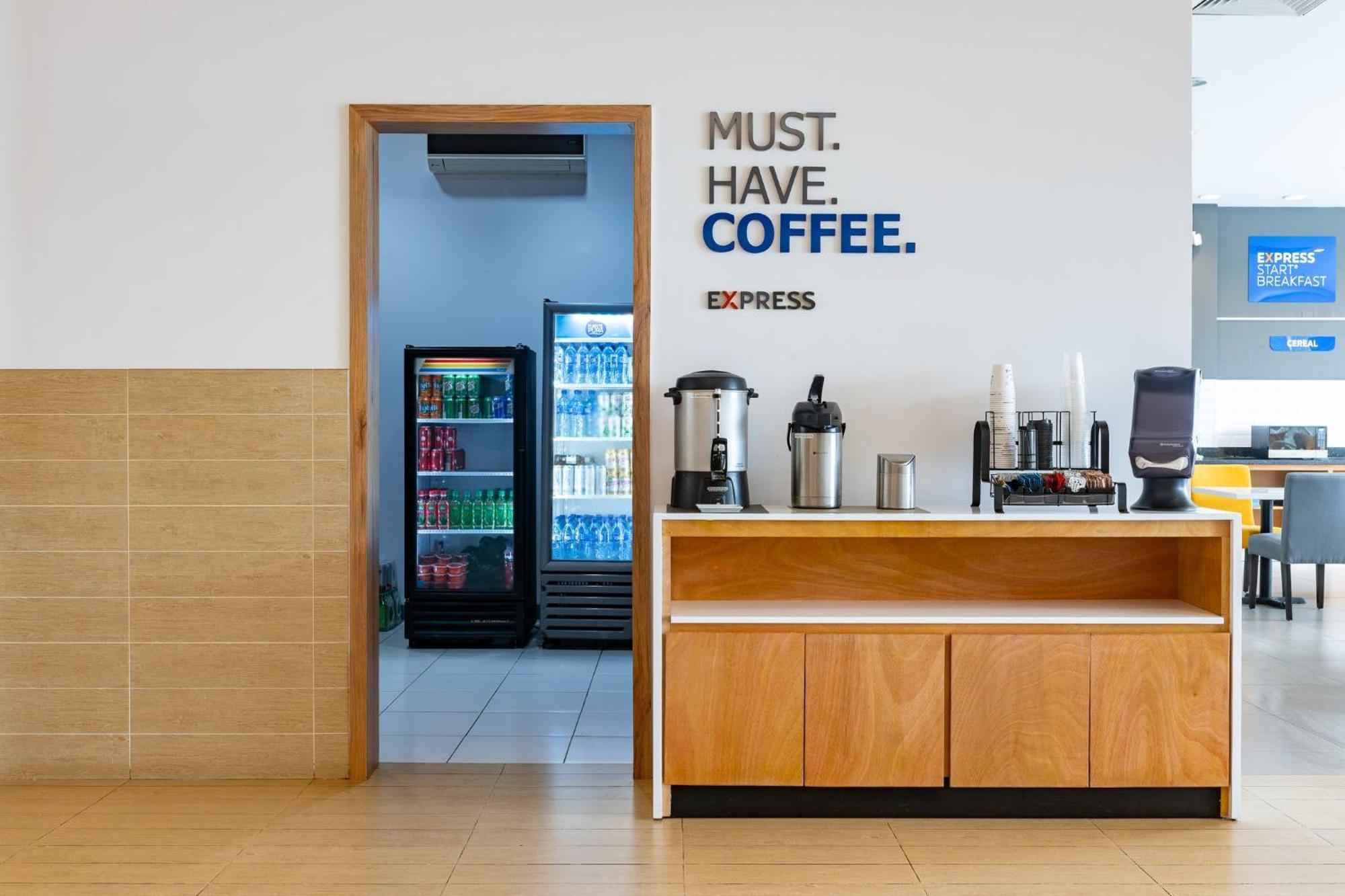 Holiday Inn Express Managua By Ihg Bagian luar foto