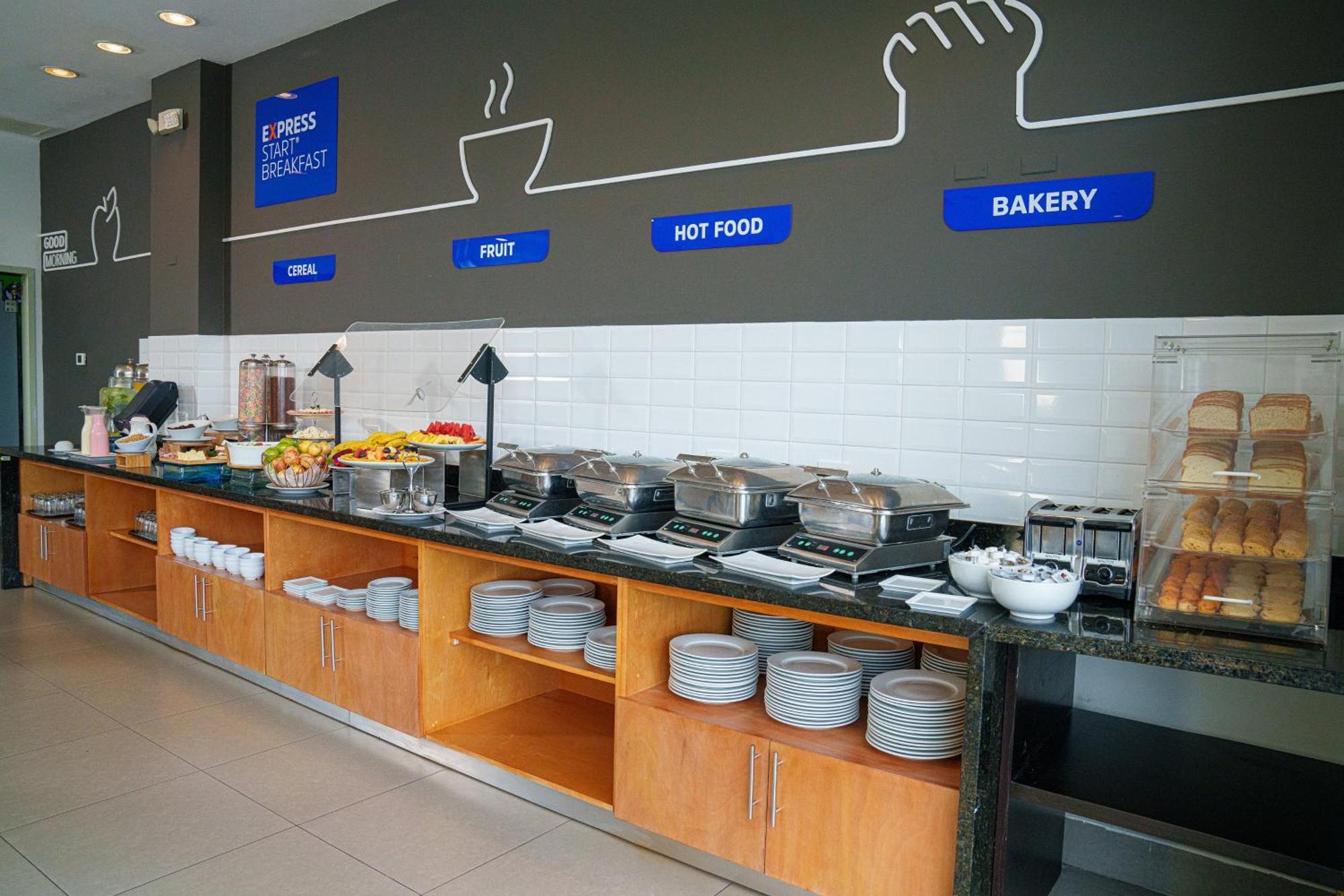 Holiday Inn Express Managua By Ihg Bagian luar foto
